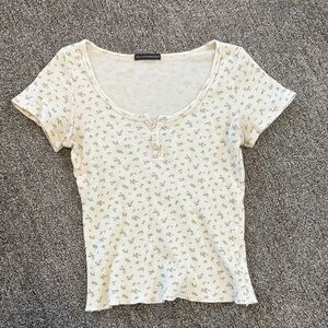 Cute Brandy Melville white and green floral top with buttons